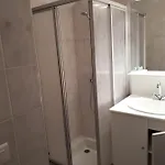 Ana *