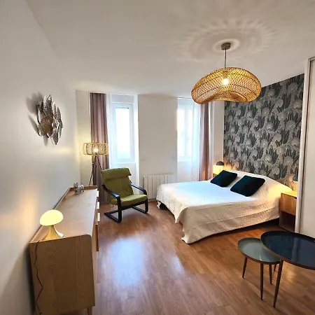 Ana * Bagnères-de-Bigorre